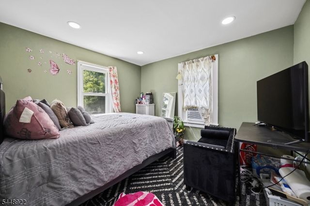 26 Liberty St, Dover Town, NJ 07801