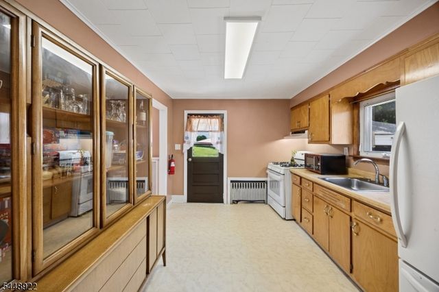 26 Liberty St, Dover Town, NJ 07801