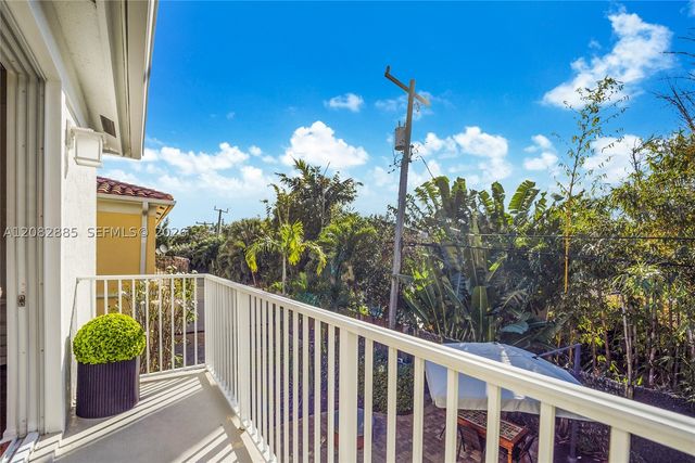 2656 NE 30th Pl, Fort Lauderdale, FL 33306
