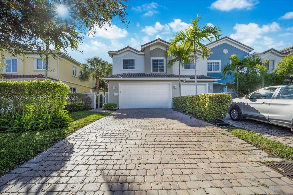 2656 NE 30th Pl, Fort Lauderdale, FL 33306