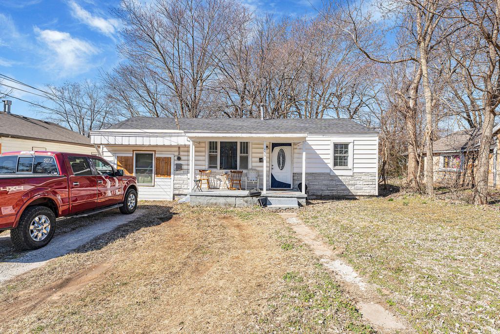 1331 N West Avenue, Springfield, MO 65802