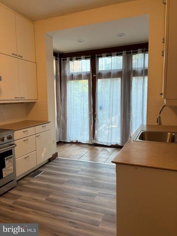 1305 BOLTON ST, Baltimore, MD 21217