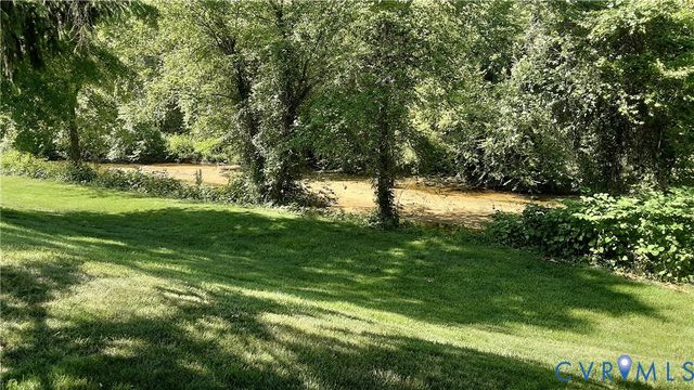 16 Stillwater Ln, Henrico, VA 23228