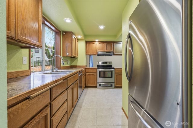 2413 28th Avenue SE, Olympia, WA 98501