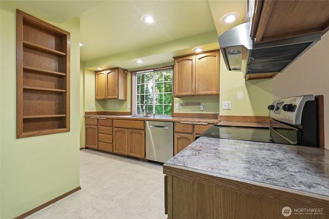 2413 28th Avenue SE, Olympia, WA 98501