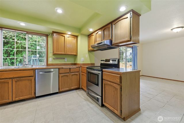 2413 28th Avenue SE, Olympia, WA 98501