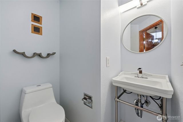 2413 28th Avenue SE, Olympia, WA 98501