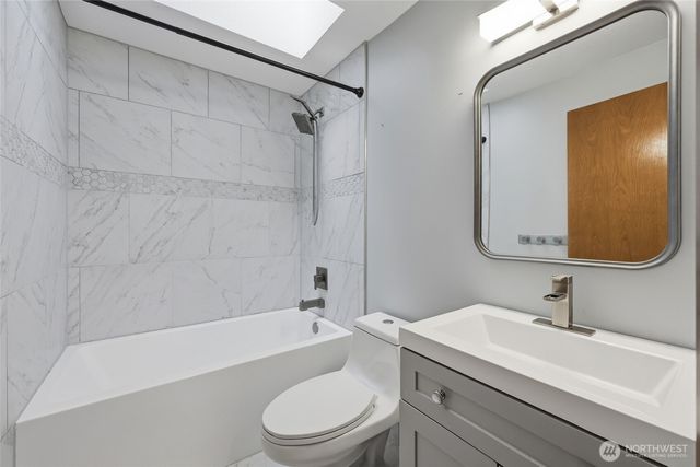 2413 28th Avenue SE, Olympia, WA 98501