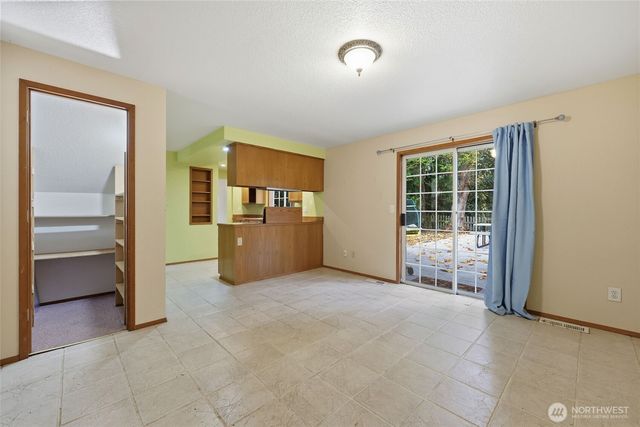 2413 28th Avenue SE, Olympia, WA 98501