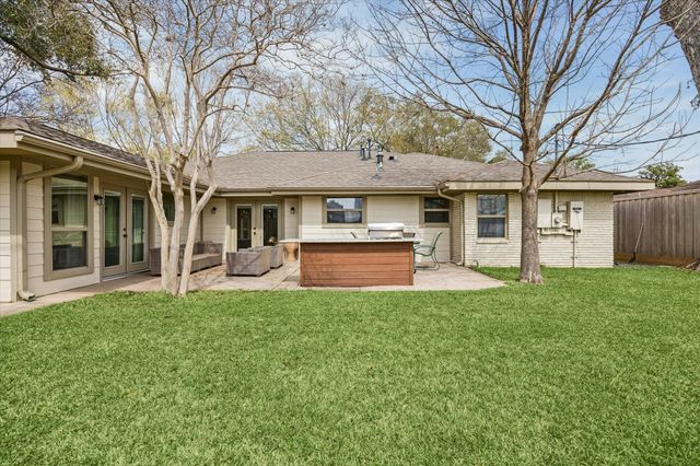 9829 Pine Lake Drive, Houston, TX 77055