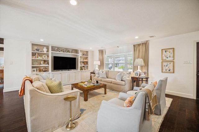 9829 Pine Lake Drive, Houston, TX 77055