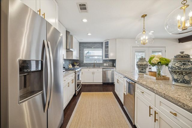 9829 Pine Lake Drive, Houston, TX 77055