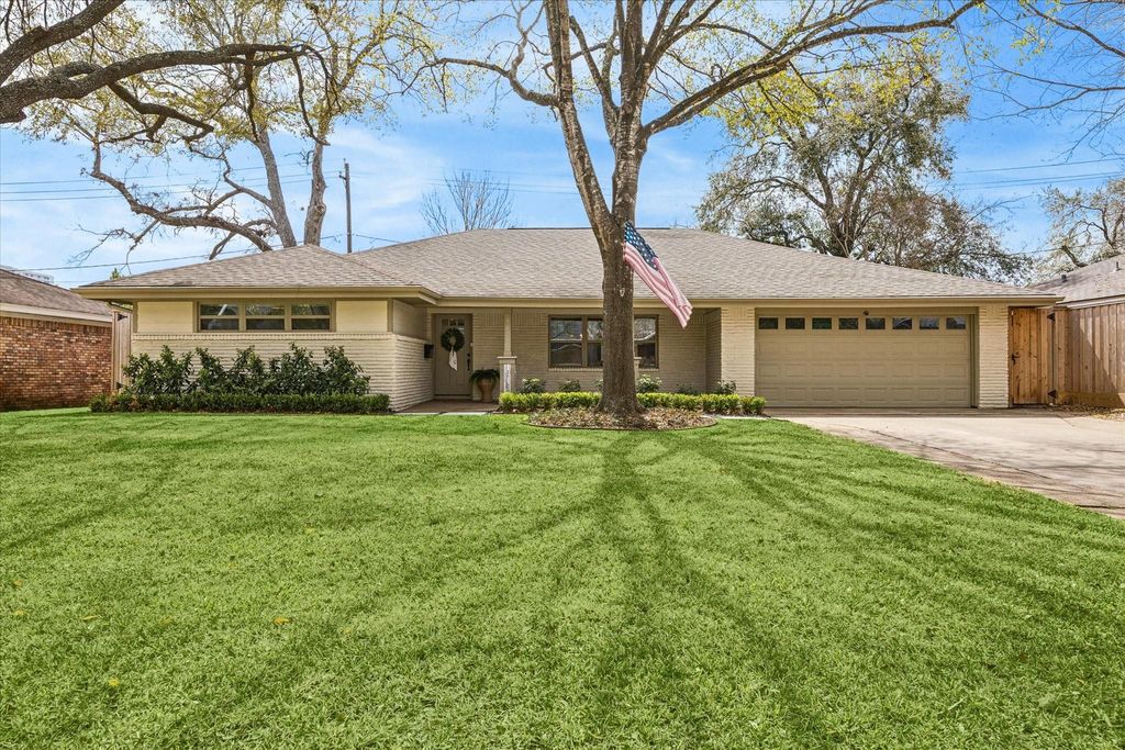 9829 Pine Lake Drive, Houston, TX 77055