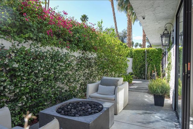 1502 E Sierra Way, Palm Springs, CA 92264