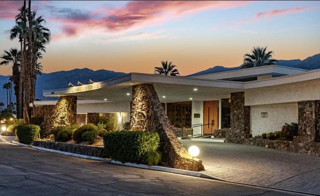 1502 E Sierra Way, Palm Springs, CA 92264