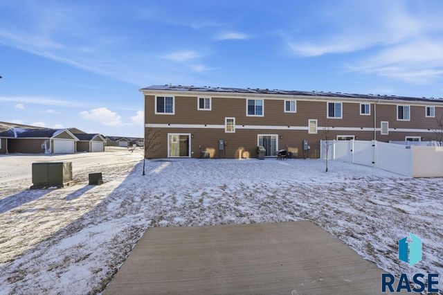 1249 N Marion Rd Road 5, Sioux Falls, SD 57107