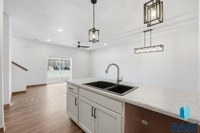 1249 N Marion Rd Road 5, Sioux Falls, SD 57107