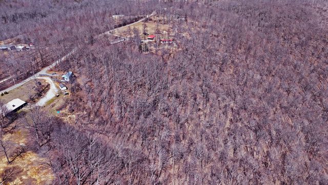 1 Rattlesnake Rd, Mcminnville, TN 37110