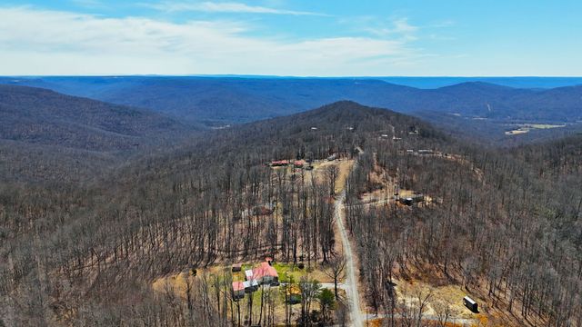 1 Rattlesnake Rd, Mcminnville, TN 37110
