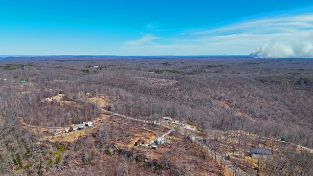 1 Rattlesnake Rd, Mcminnville, TN 37110
