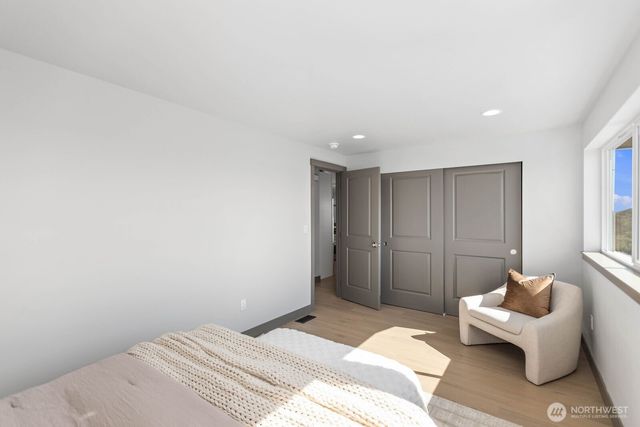 5926 23rd Avenue S, Seattle, WA 98108