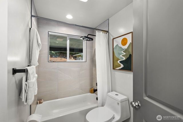 5926 23rd Avenue S, Seattle, WA 98108
