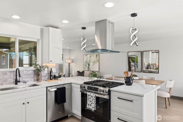 5926 23rd Avenue S, Seattle, WA 98108