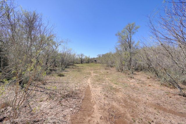 000 Cr 420, Waelder, TX 78959