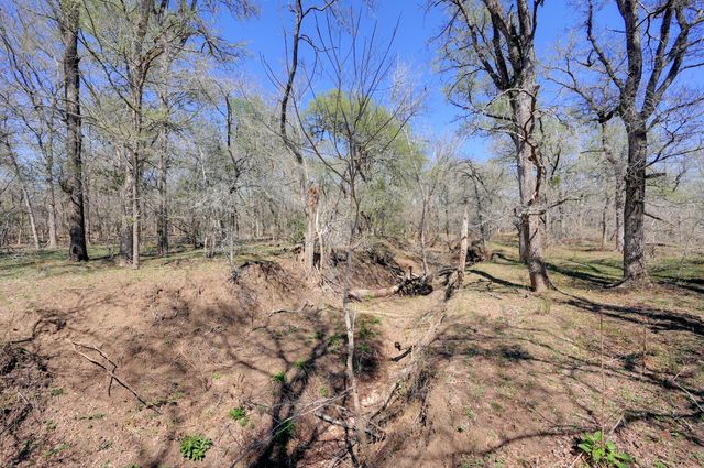 000 Cr 420, Waelder, TX 78959