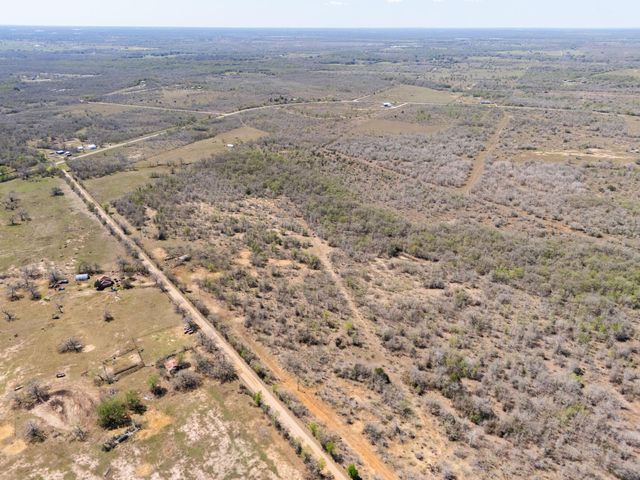000 Cr 420, Waelder, TX 78959