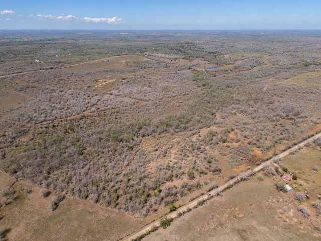 000 Cr 420, Waelder, TX 78959