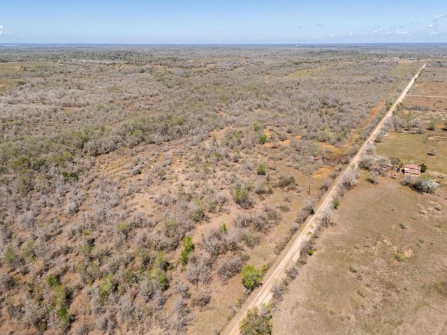 000 Cr 420, Waelder, TX 78959