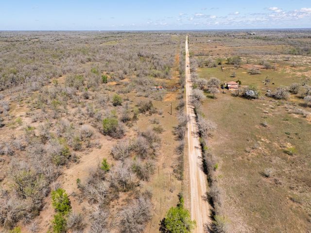000 Cr 420, Waelder, TX 78959