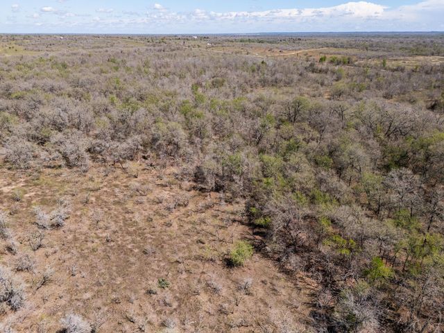 000 Cr 420, Waelder, TX 78959