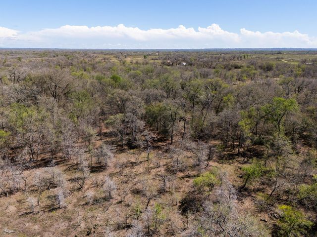 000 Cr 420, Waelder, TX 78959