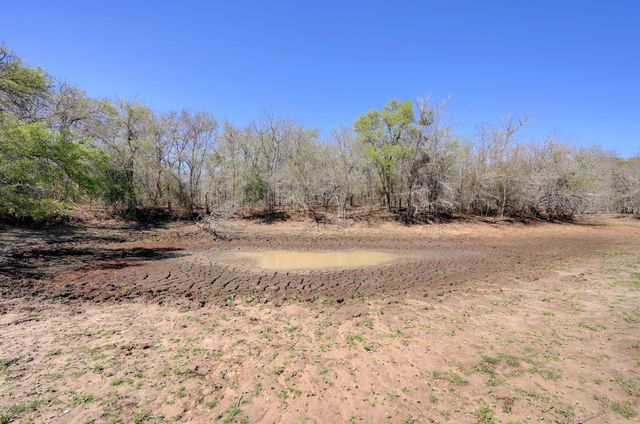 000 Cr 420, Waelder, TX 78959