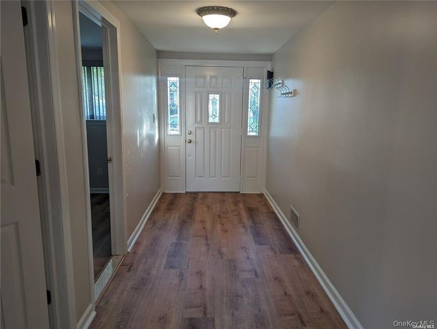 19 Comanche Lane, Commack, NY 11725
