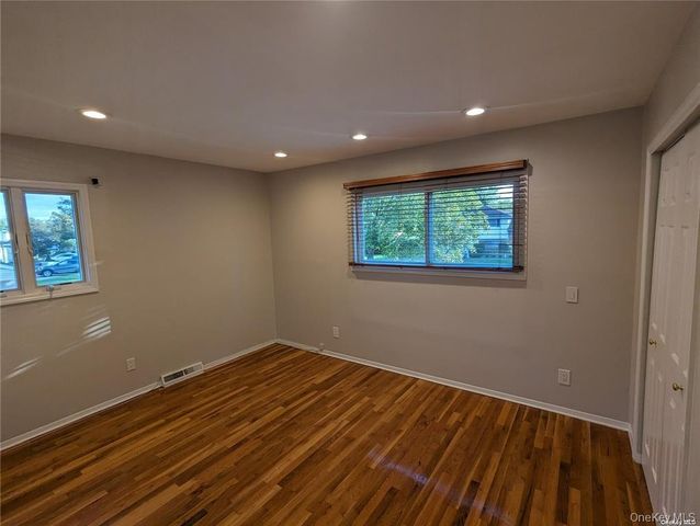 19 Comanche Lane, Commack, NY 11725
