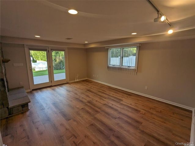 19 Comanche Lane, Commack, NY 11725