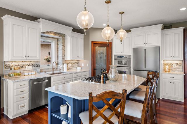 6260 Broadview Drive, Prior Lake, MN 55372