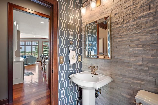 6260 Broadview Drive, Prior Lake, MN 55372