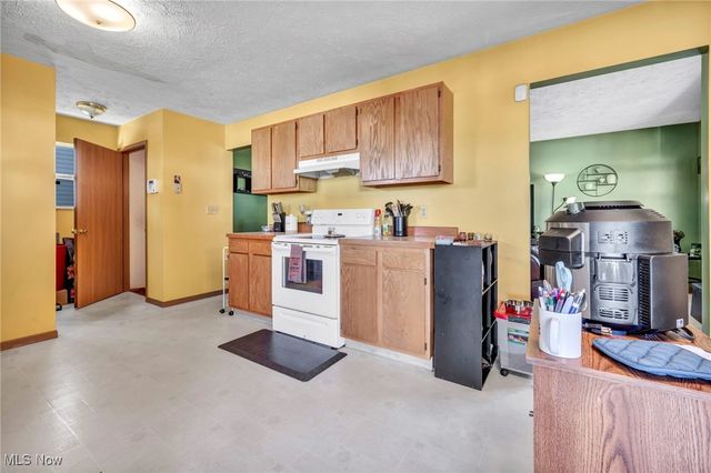 967 Russell Avenue, Akron, OH 44307