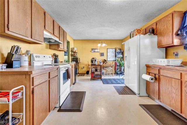 967 Russell Avenue, Akron, OH 44307