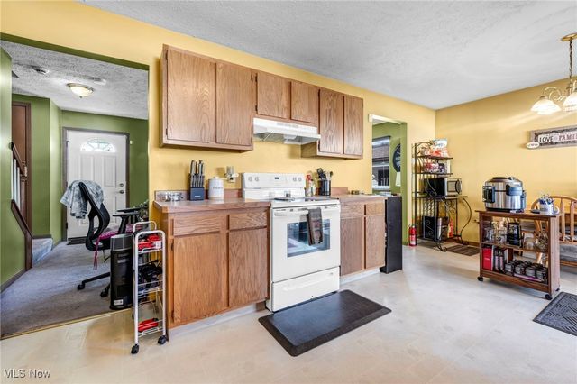 967 Russell Avenue, Akron, OH 44307