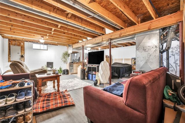 967 Russell Avenue, Akron, OH 44307