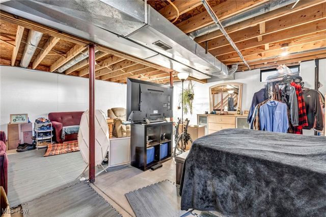 967 Russell Avenue, Akron, OH 44307