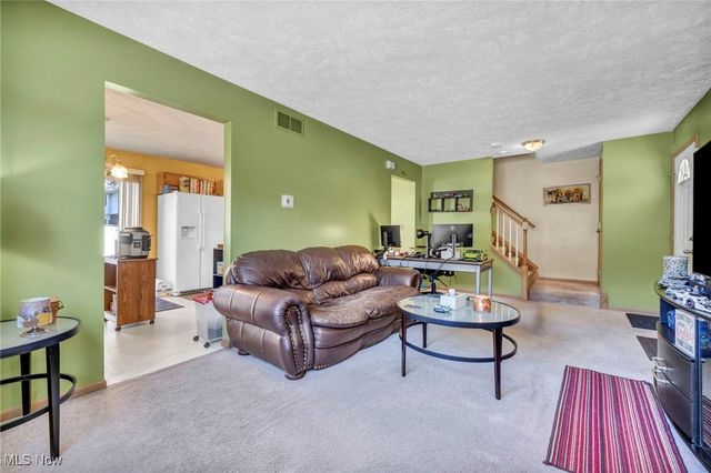 967 Russell Avenue, Akron, OH 44307