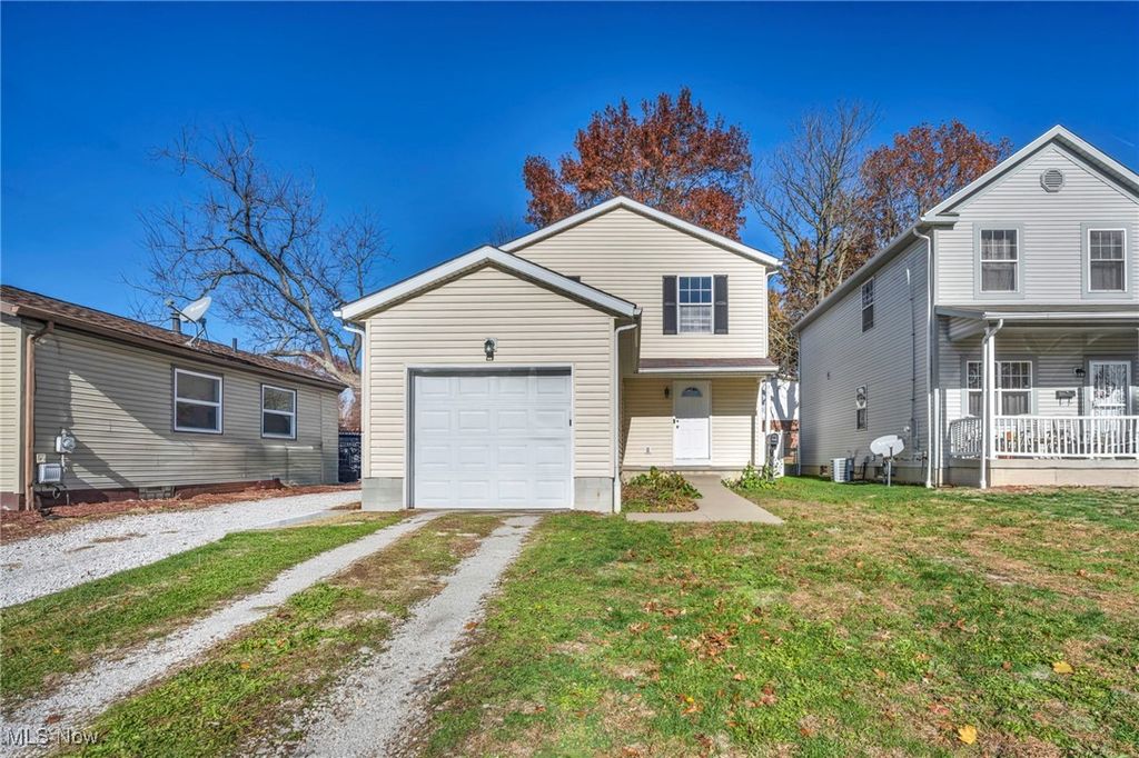 967 Russell Avenue, Akron, OH 44307