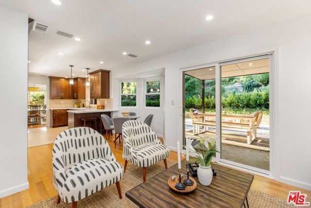 837 Brown Drive, Burbank, CA 91504