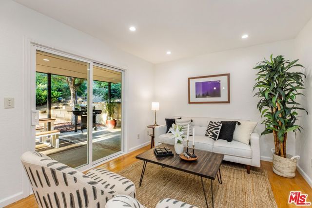 837 Brown Drive, Burbank, CA 91504